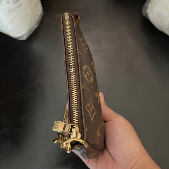 LV Pochette accessories - Picture 8 of 12